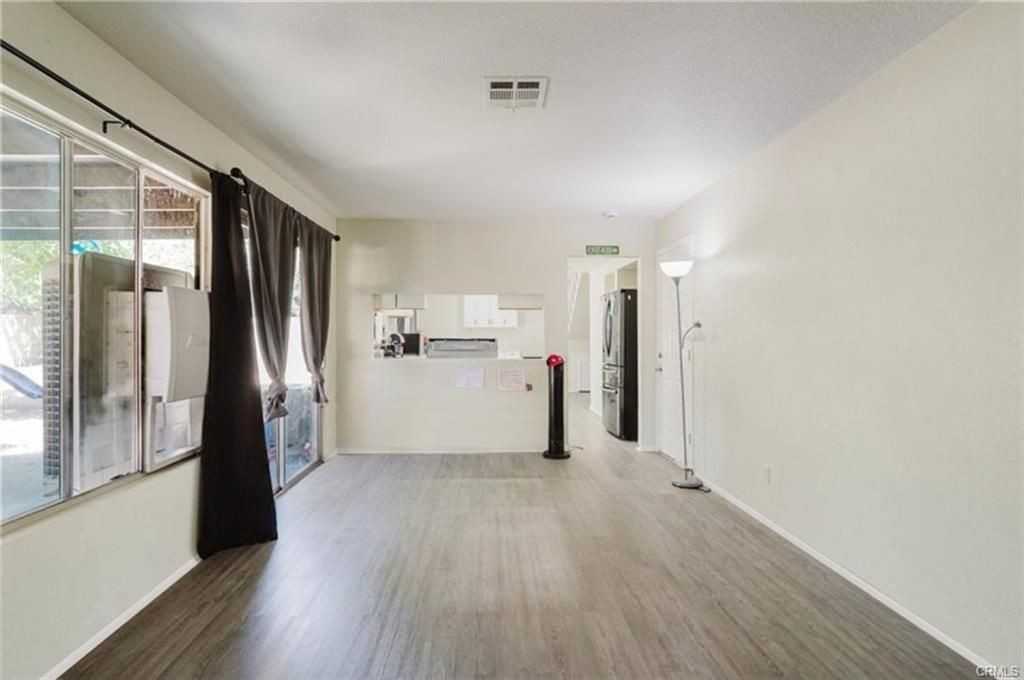 45041 Colleen Dr - Photo 2 of 21