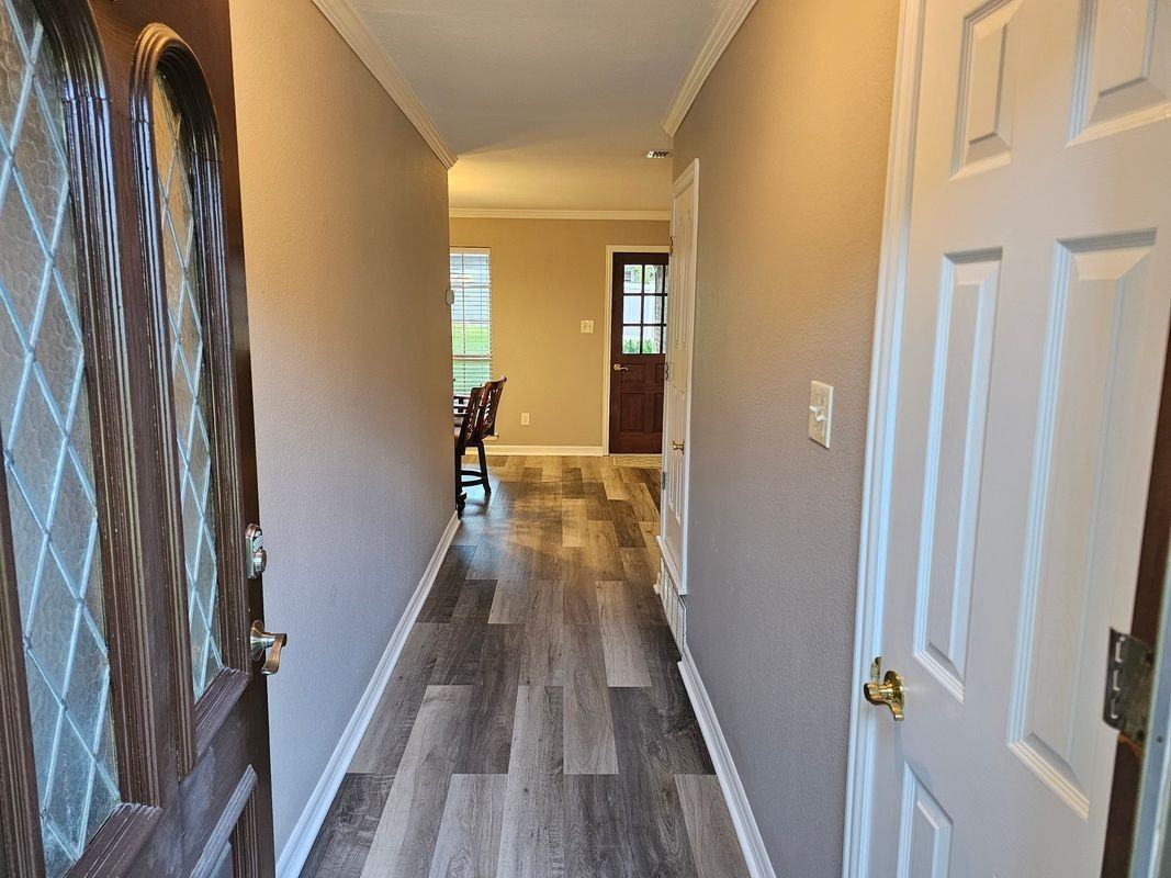 405 Atkerson Ln - Photo 2 of 32