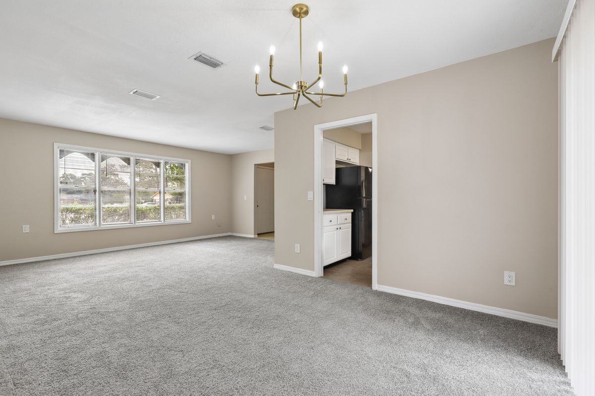 3920 University Club Blvd - Photo 4 of 24