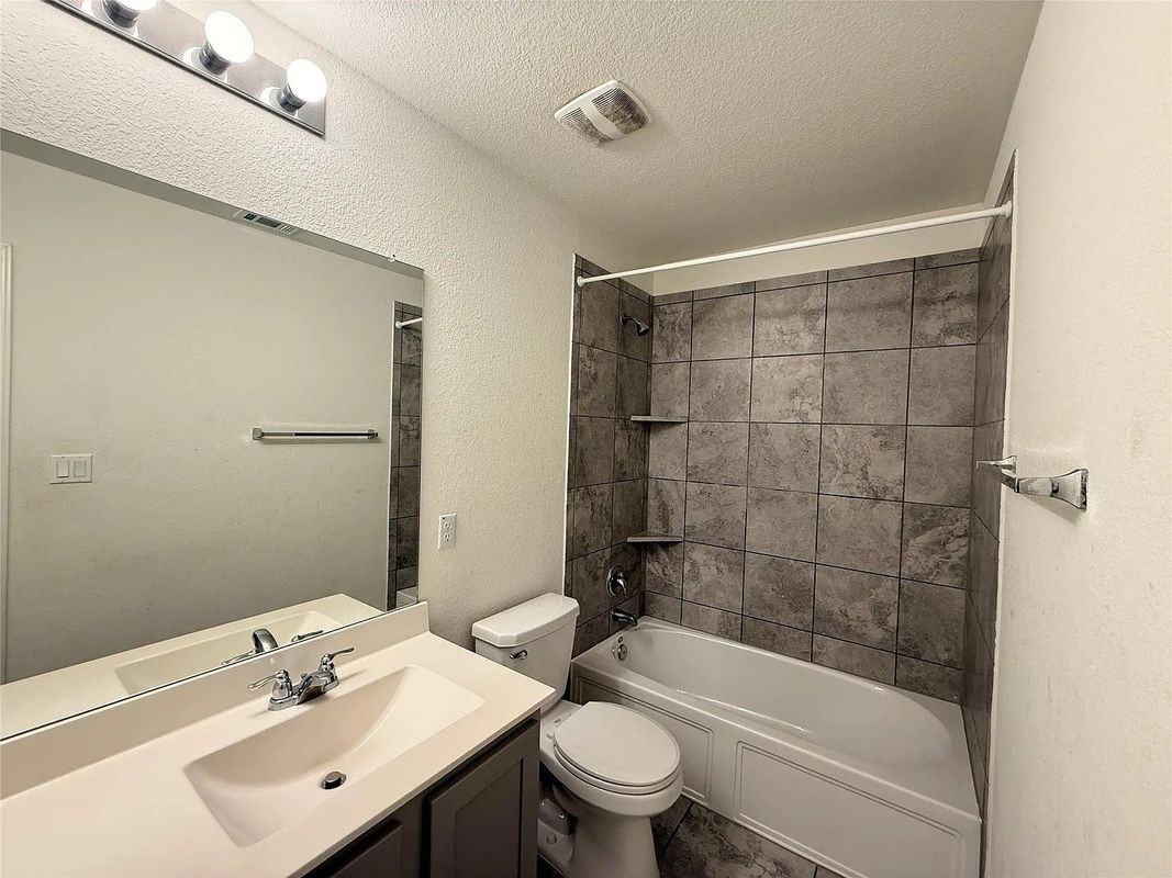 1216 Blackhaw Ln - Photo 7 of 28