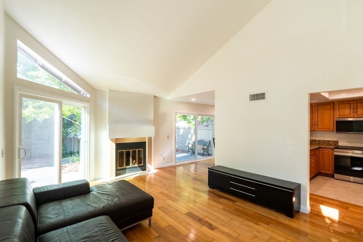 227 Stanford Ct - Photo 2 of 35