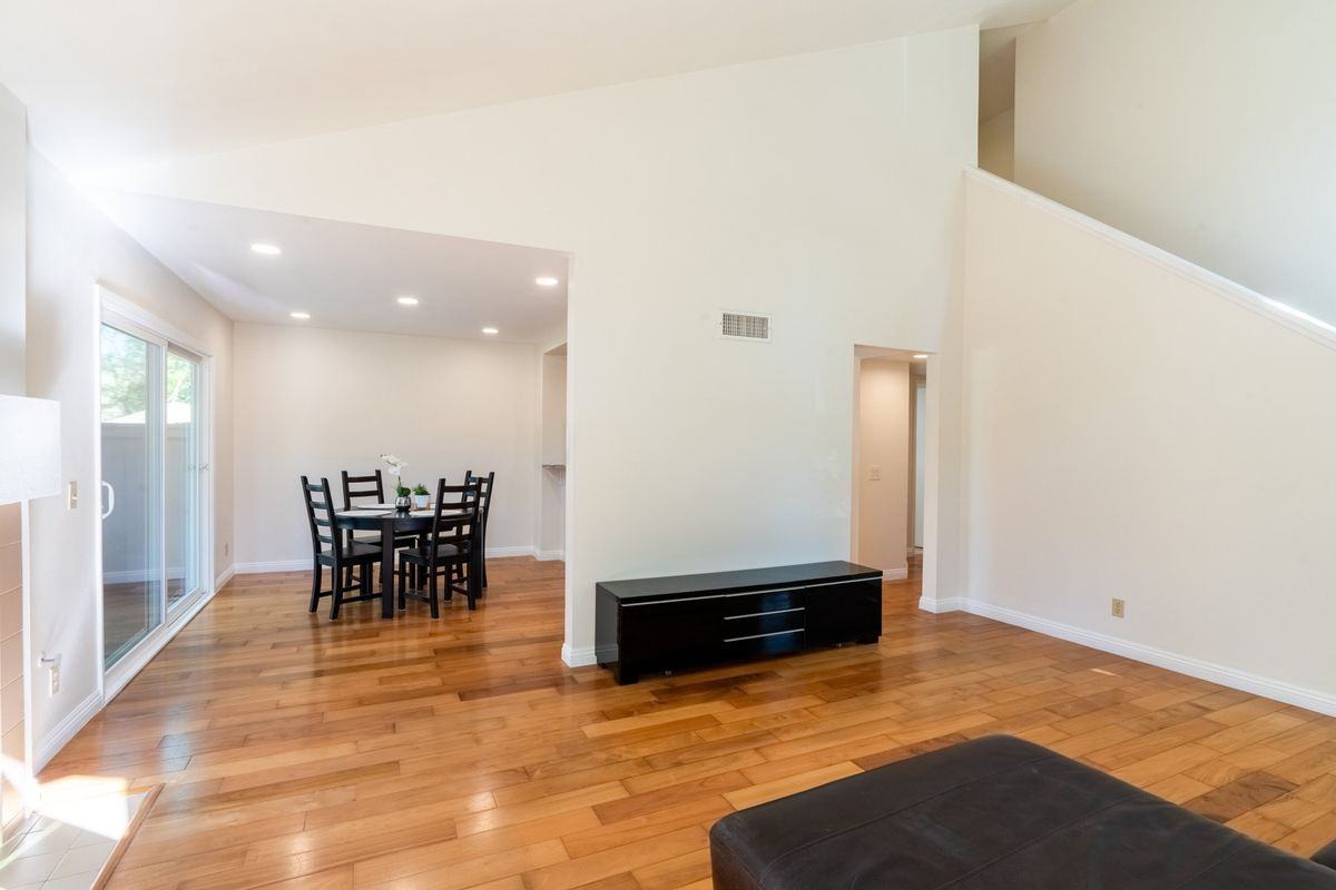 227 Stanford Ct - Photo 5 of 35