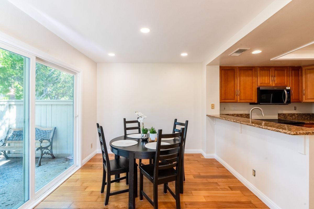 227 Stanford Ct - Photo 6 of 35