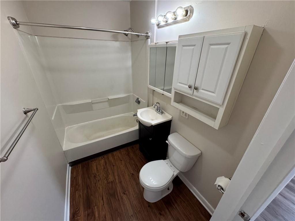 107 Mount Saint Charles Ave ##2 - Photo 4 of 14