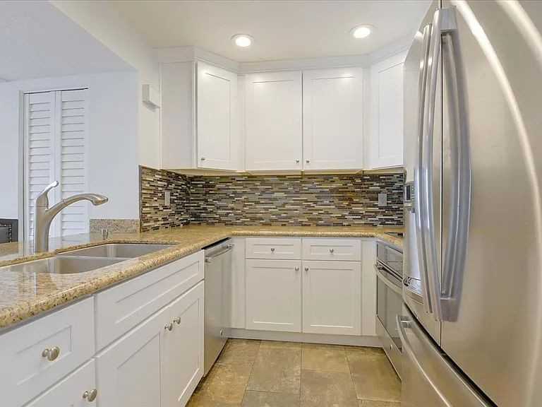 25761 Le Parc ##87 - Photo 2 of 6