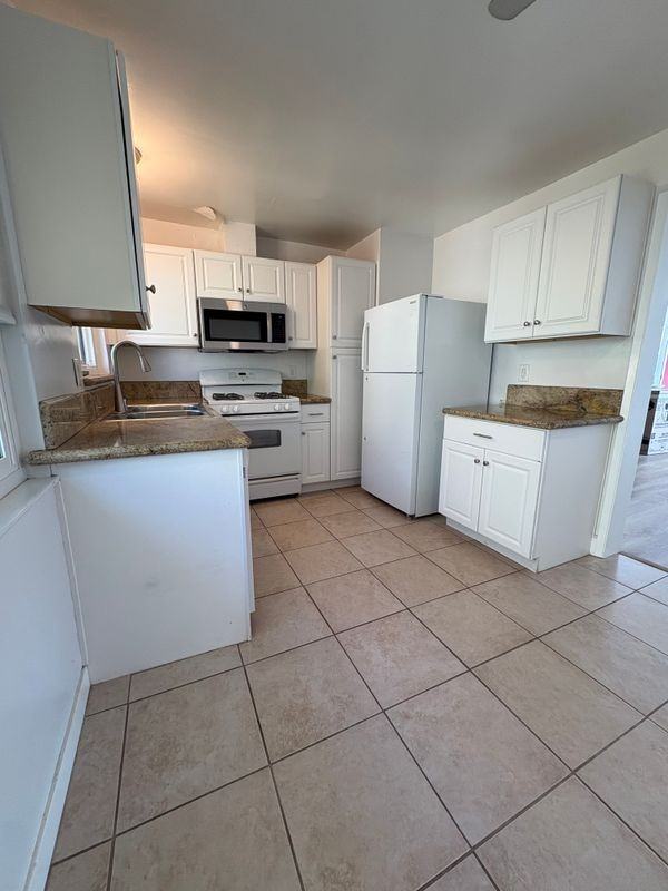24257 Santa Clara Ave - Photo 3 of 15