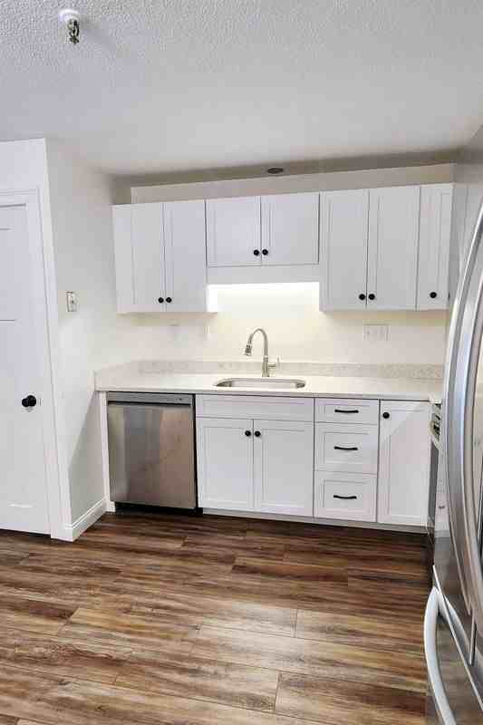 467 High St ##4 - Photo 4 of 25