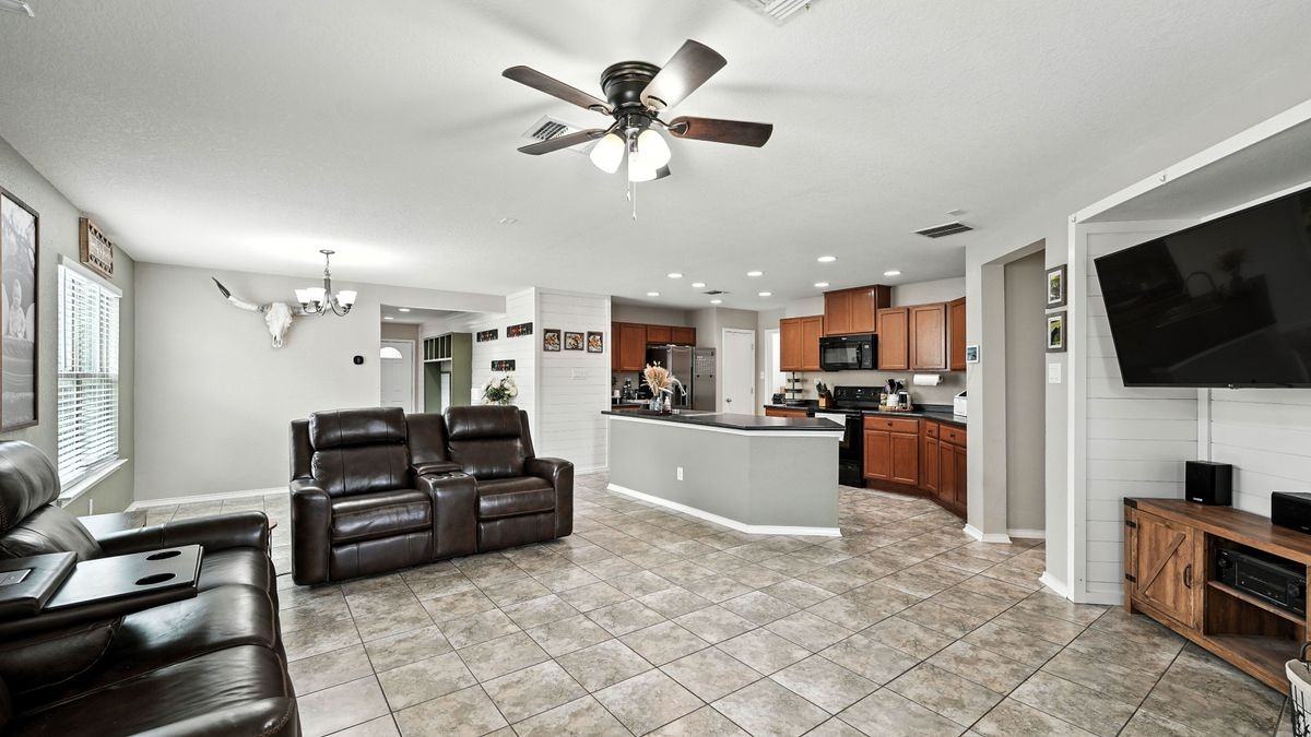 208 Gatewood Clf - Photo 7 of 36