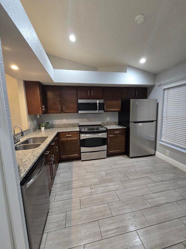 14341 Island Cove Dr - Photo 6 of 12