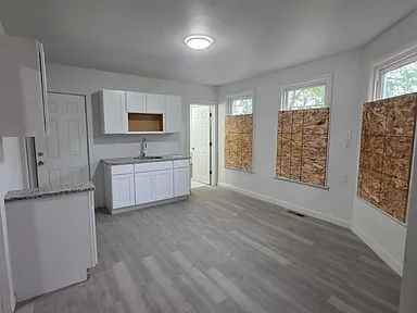 69 Frank St - Photo 2 of 7