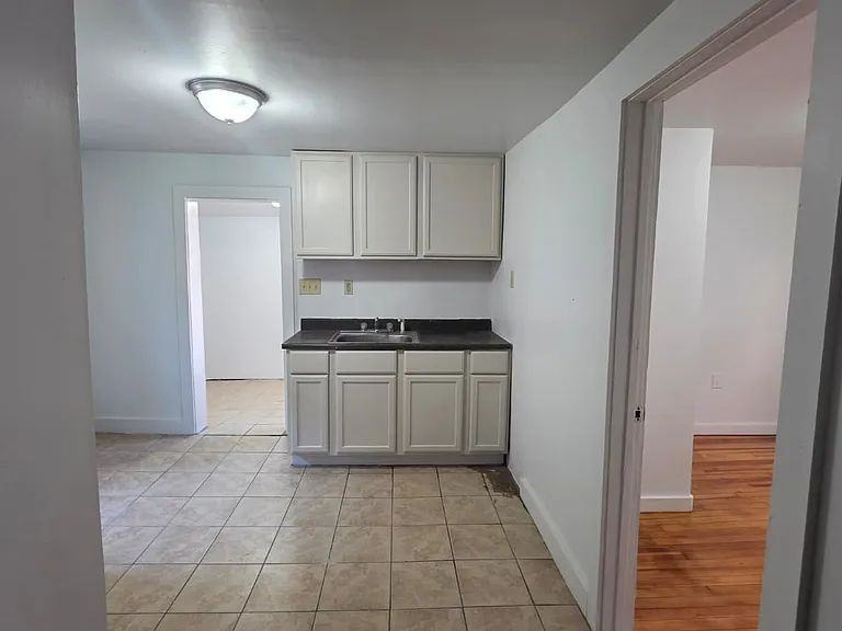 171 Frank St - Photo 2 of 7
