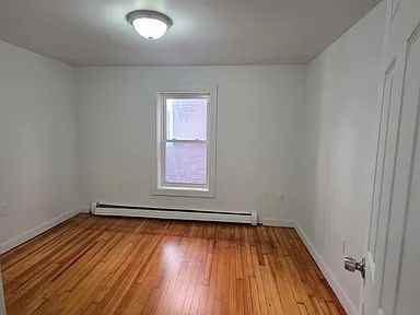 171 Frank St - Photo 4 of 7