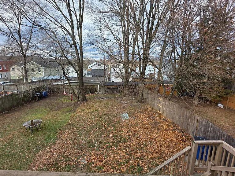 171 Frank St - Photo 7 of 7