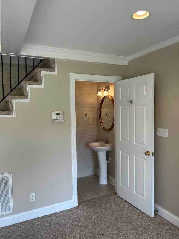 358 Country Club Rd - Photo 7 of 19