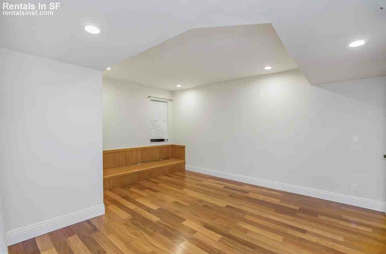 239 15th Ave #A - Photo 5 of 7