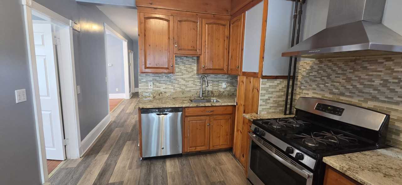 541 Bennington St #1 - Photo 3 of 26