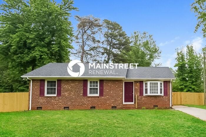 7704 Landis Dr