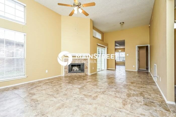 1617 Savannah St - Photo 2 of 16