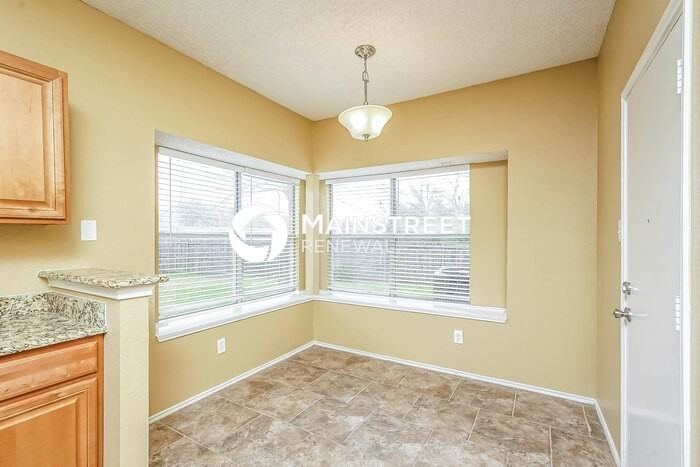1617 Savannah St - Photo 4 of 16
