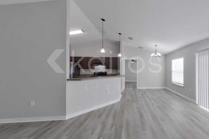 15952 Sw 24th Court Rd - Photo 7 of 22