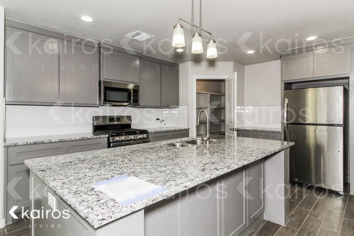 2803 Destin Ave - Photo 5 of 17