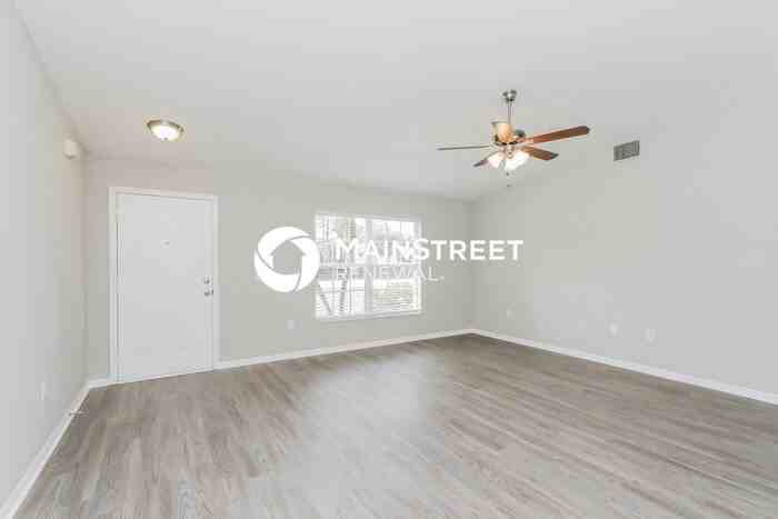 1762 S Chamberlain Blvd - Photo 4 of 16