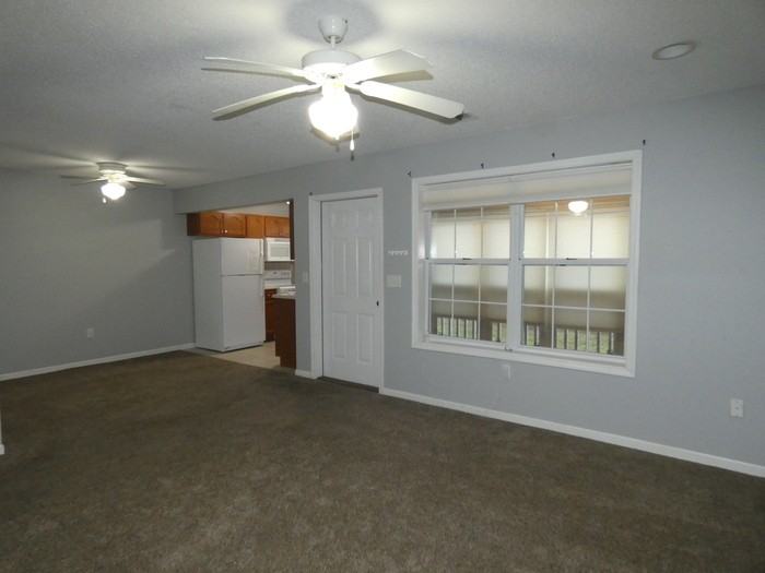 2483 Ne 68th St - Photo 6 of 22