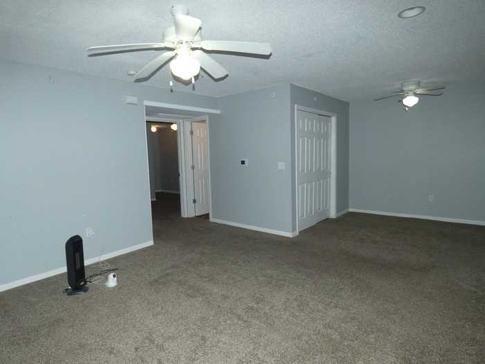 2483 Ne 68th St - Photo 7 of 22
