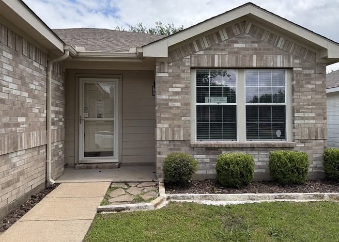 817 Live Oak Dr - Photo 2 of 28