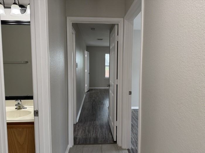817 Live Oak Dr - Photo 5 of 28