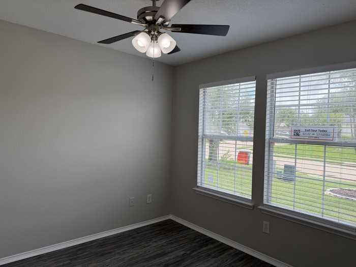 817 Live Oak Dr - Photo 6 of 28