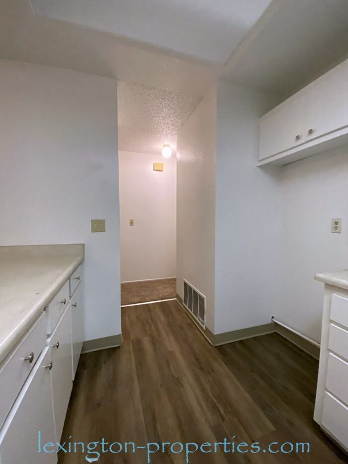 3232 Scotland Dr - Photo 6 of 12