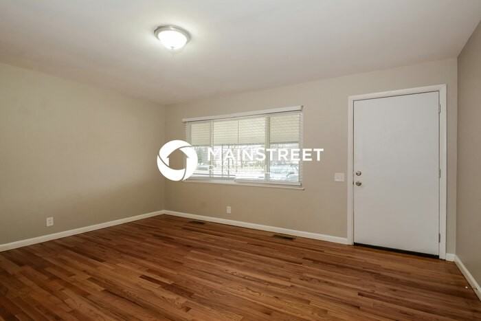 1095 Humes Ln - Photo 3 of 17