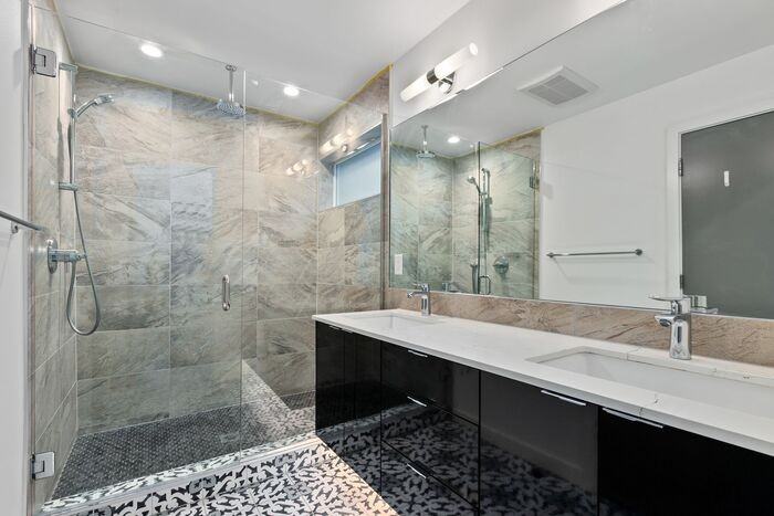 7331 Fauntleroy Way Sw - Photo 3 of 50