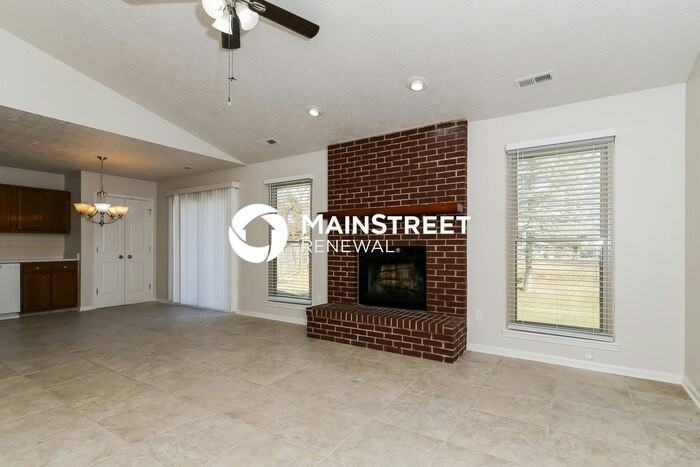 5671 Prestonwood Ct - Photo 3 of 10