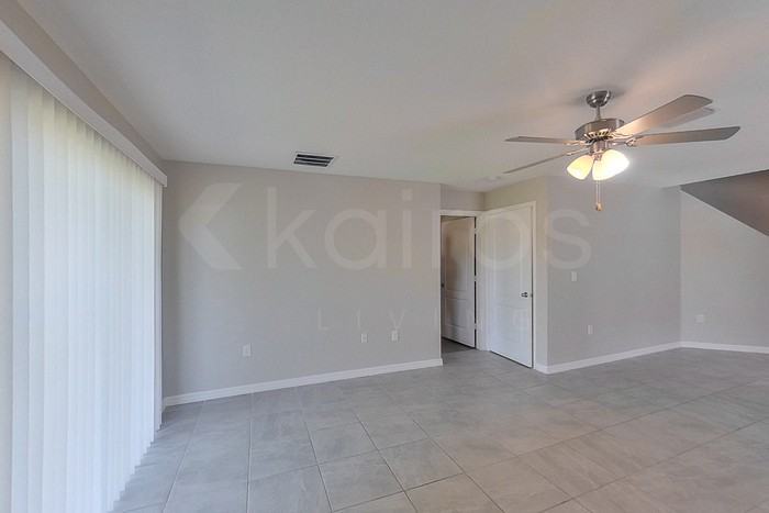 8473 Indian Laurel Ln - Photo 4 of 23