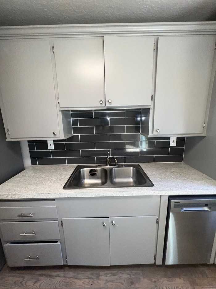 923 South Linden Park Way - Photo 3 of 36