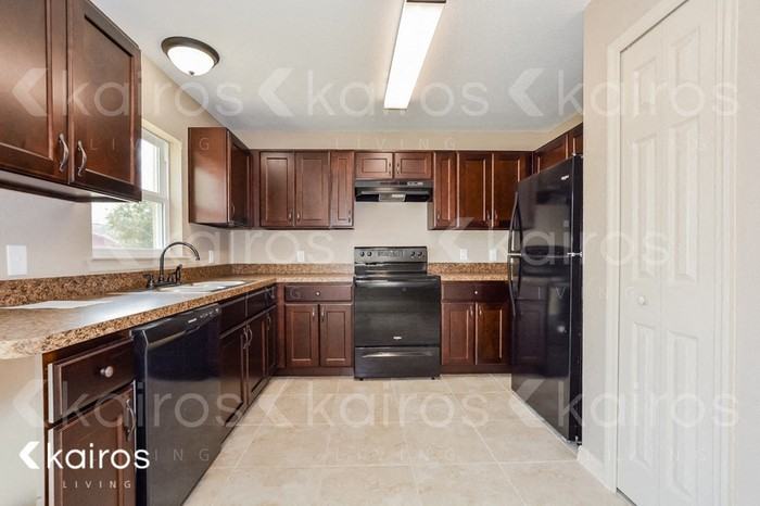 13691 Sw 43rd Cir - Photo 5 of 13