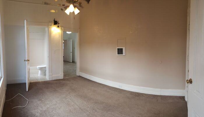 2419 J St #1 - Photo 3 of 10