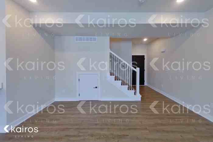 6929 Holly Ct - Photo 4 of 18