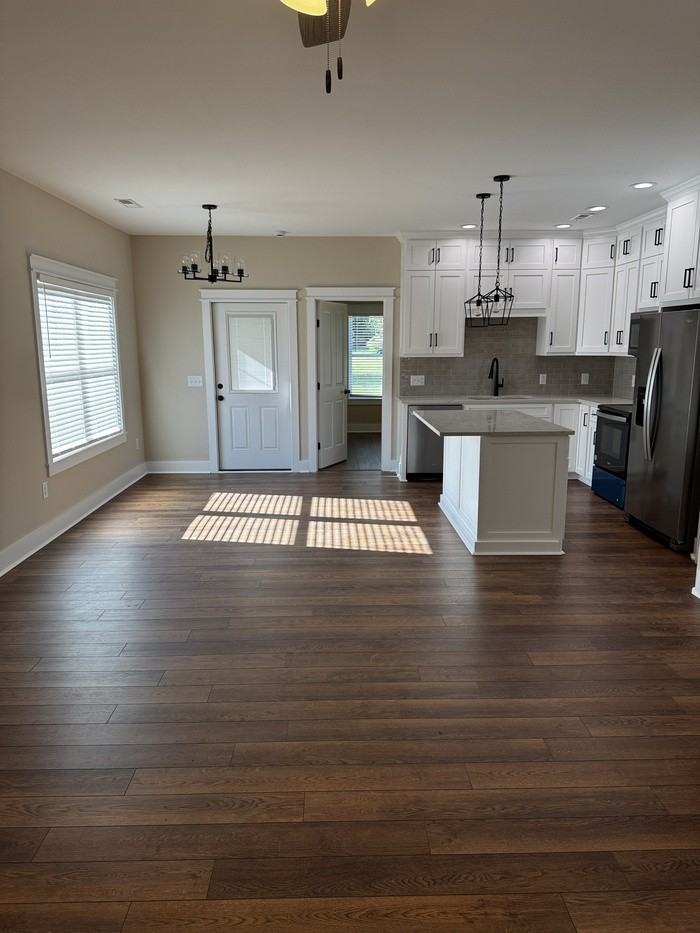421 Reeves Ave - Photo 5 of 16