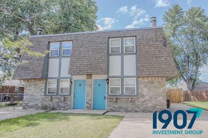 1247 W Huntington Way #A - Photo 2 of 20