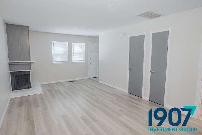1247 W Huntington Way #A - Photo 4 of 20
