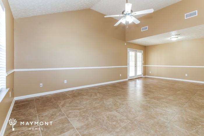 913 Mister Lake Ct - Photo 4 of 12
