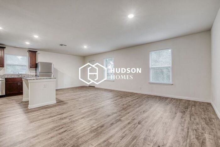 772 Mitchell Ave - Photo 3 of 13