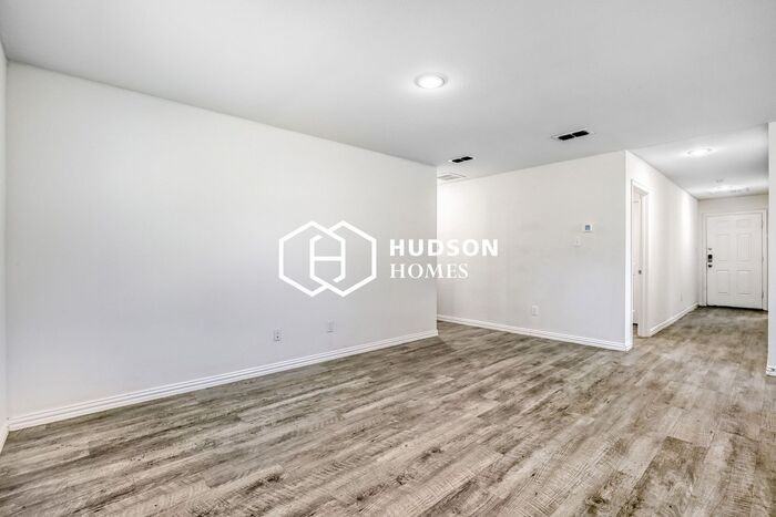 2912 Emma Ln - Photo 4 of 16