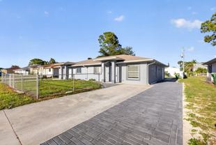 2400 55th Ter Sw #D - Photo 1 of 1