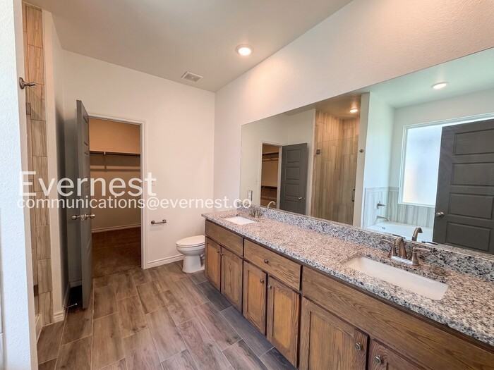 2231 Hornbeam St - Photo 6 of 20