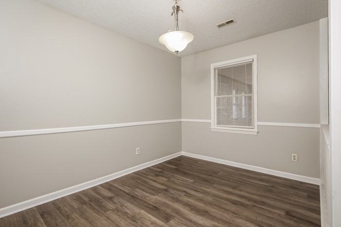 139 Rosedale Ave - Photo 5 of 16