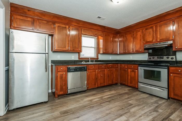 139 Rosedale Ave - Photo 6 of 16